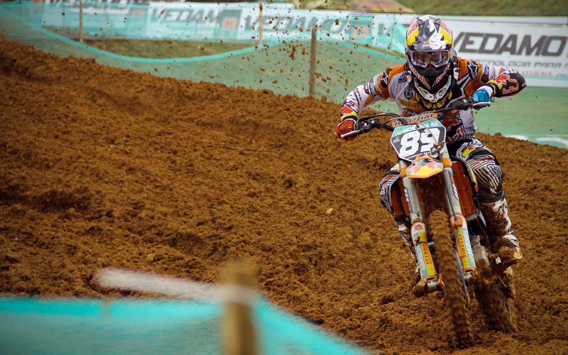 开云下载-抢七之夜，布克如恒星般稳定，当压力化为燃料，他永不熄火