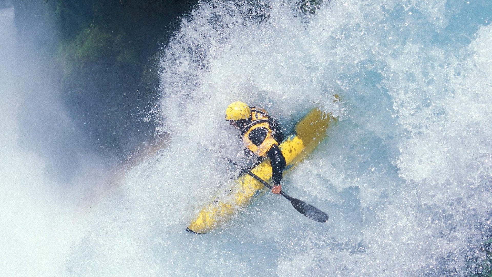 利拉德扛起全队，上海队提前终结悬念深圳队